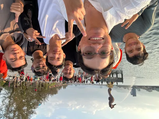 រូបភាពជុំគ្នាទាំងអស់